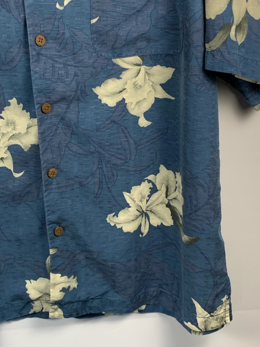 Tommy Bahama Men's L 100% Silk Hawaiian Aloha Shirt Blue Hibiscus Camp - Picture 8 of 13